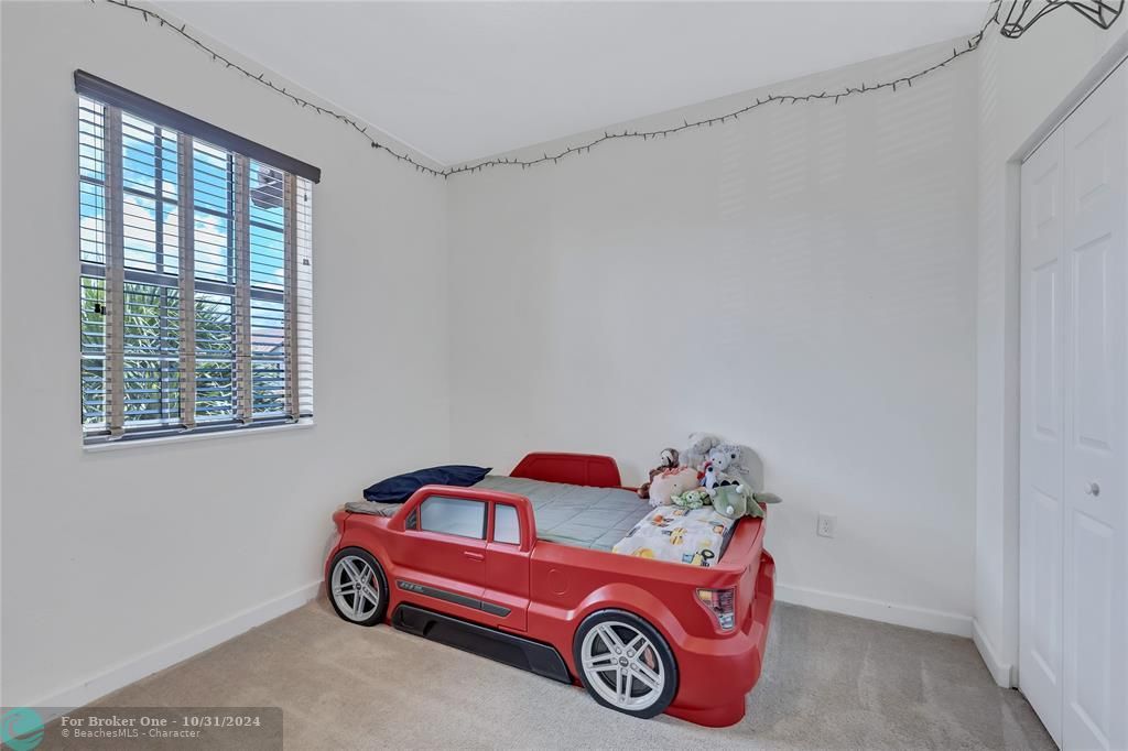 Active With Contract: $465,000 (3 beds, 2 baths, 1363 Square Feet)