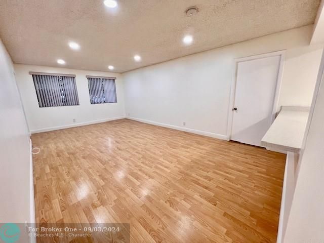 En Venta: $335,000 (2 camas, 2 baños, 992 Pies cuadrados)