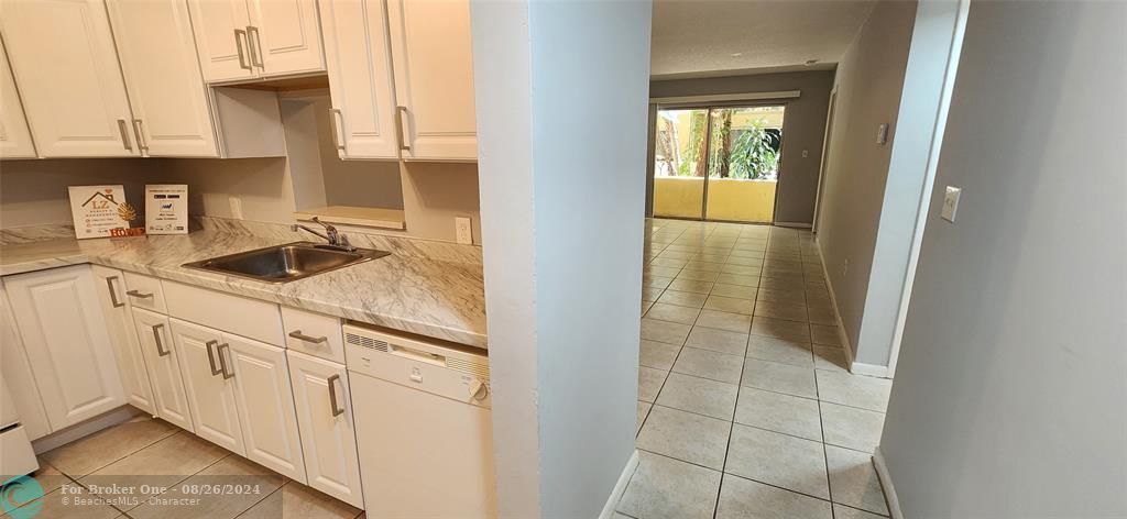 For Rent: $2,100 (2 beds, 2 baths, 860 Square Feet)