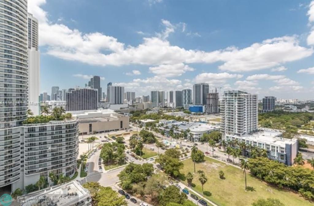 Active With Contract: $425,000 (1 beds, 1 baths, 799 Square Feet)