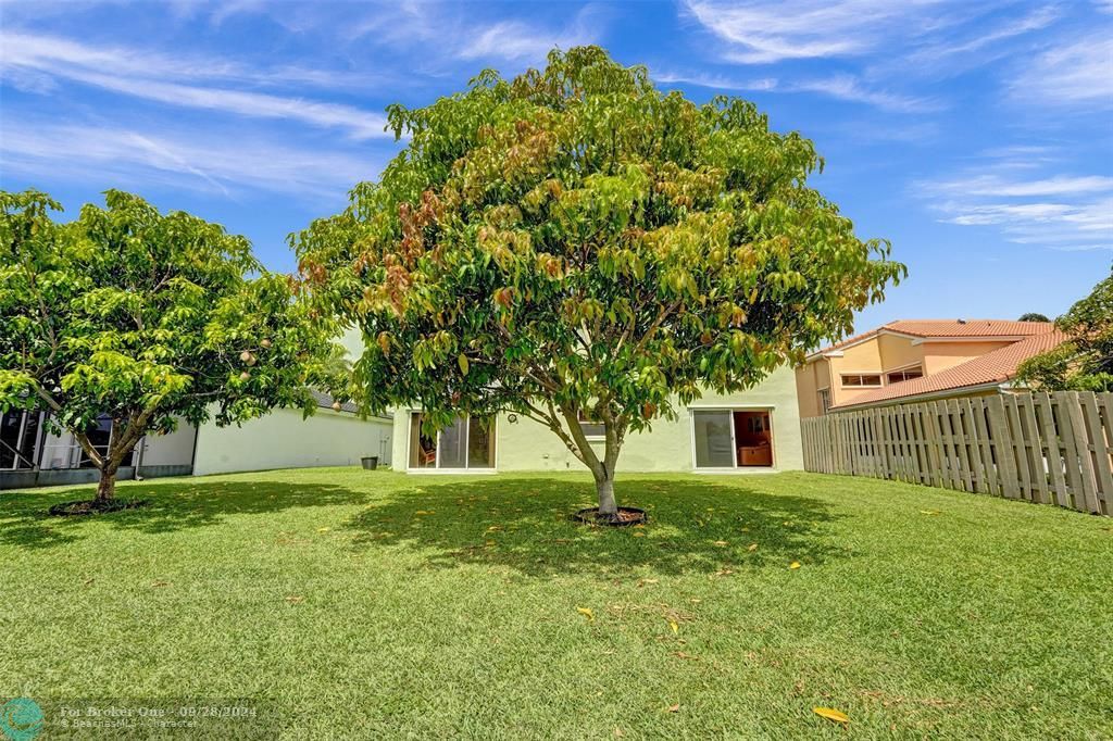 Active With Contract: $640,000 (3 beds, 2 baths, 2009 Square Feet)