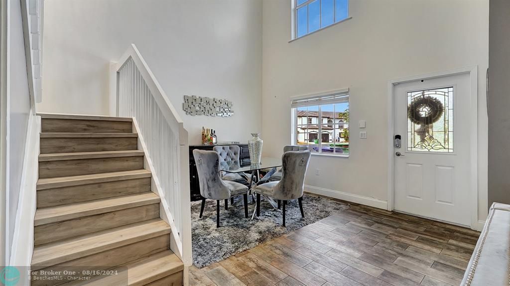 Active With Contract: $495,000 (3 beds, 3 baths, 1304 Square Feet)