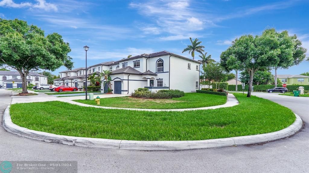 Recently Sold: $495,000 (3 beds, 3 baths, 1304 Square Feet)