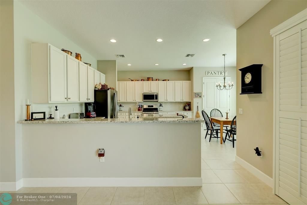For Sale: $708,500 (2 beds, 2 baths, 2580 Square Feet)