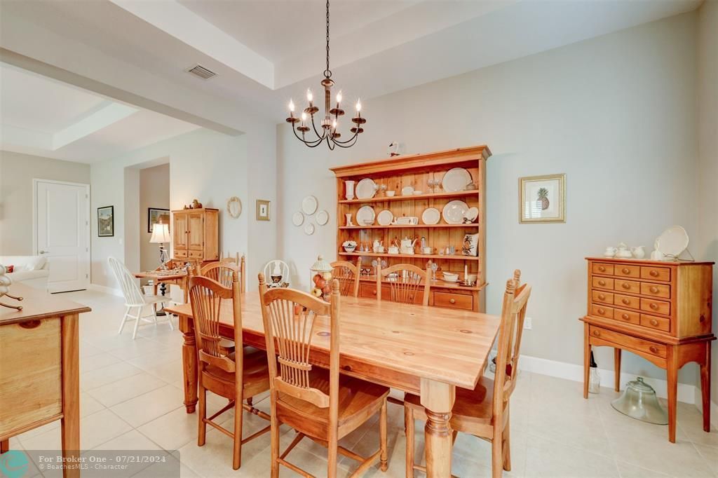 For Sale: $708,500 (2 beds, 2 baths, 2580 Square Feet)