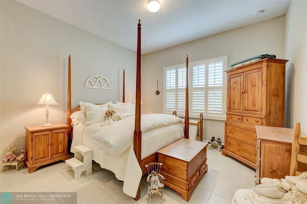 For Sale: $708,500 (2 beds, 2 baths, 2580 Square Feet)