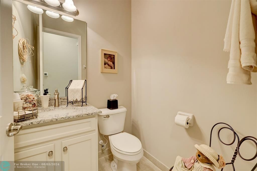 For Sale: $708,500 (2 beds, 2 baths, 2580 Square Feet)