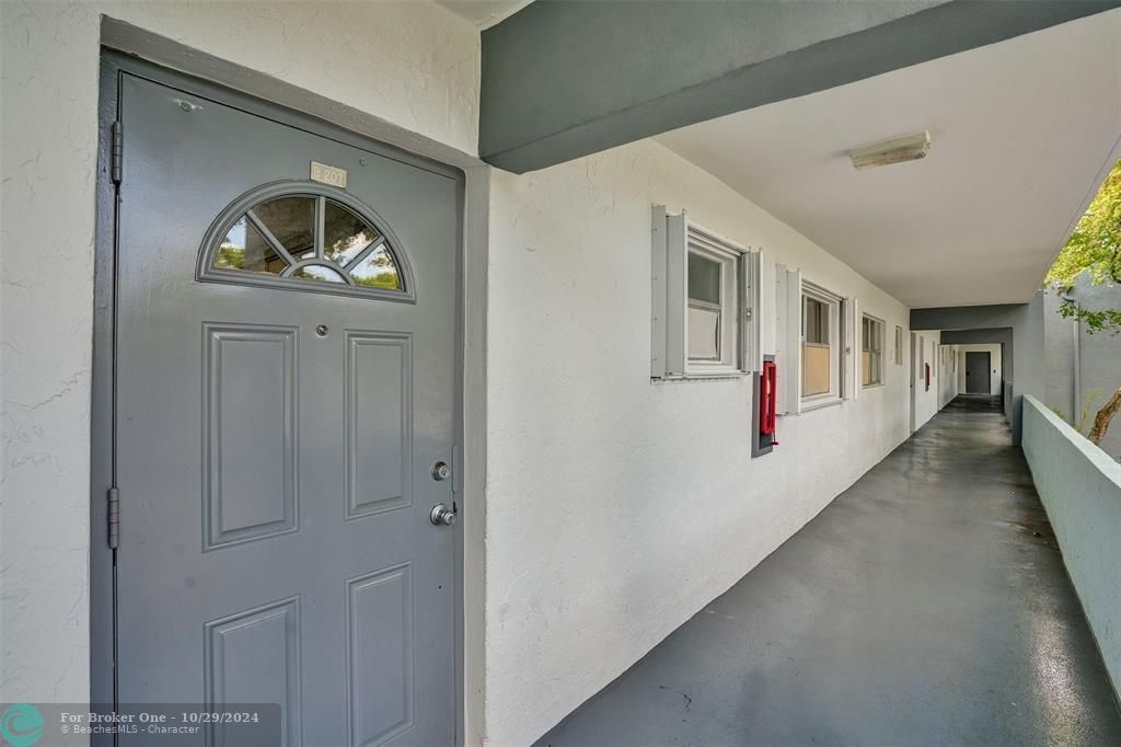 Active With Contract: $149,987 (2 beds, 2 baths, 1200 Square Feet)