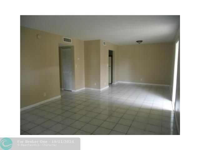 Active With Contract: $1,800 (2 beds, 2 baths, 0 Square Feet)