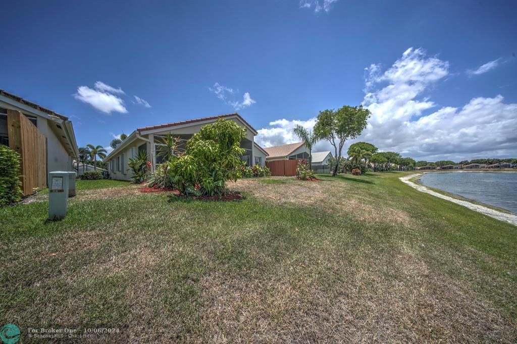 For Sale: $585,000 (3 beds, 2 baths, 1714 Square Feet)