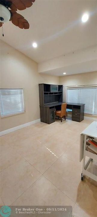 For Sale: $564,000 (3 beds, 2 baths, 1721 Square Feet)