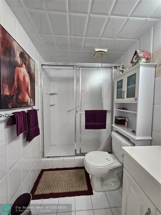 待售: $95,000 (1 贝兹, 1 浴室, 748 平方英尺)