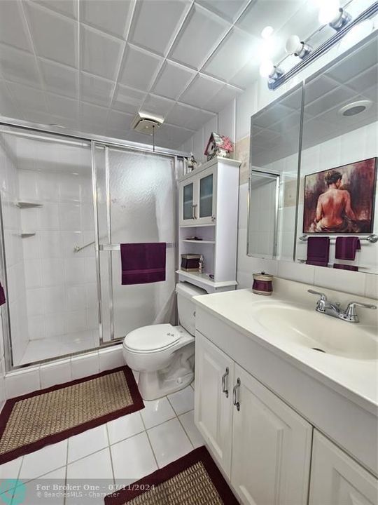 待售: $95,000 (1 贝兹, 1 浴室, 748 平方英尺)