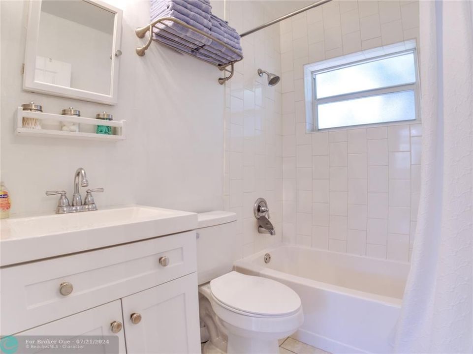For Sale: $339,000 (0 beds, 1 baths, 352 Square Feet)