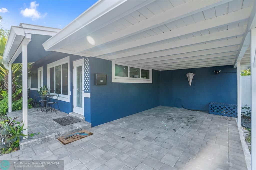 Active With Contract: $845,000 (3 beds, 2 baths, 1465 Square Feet)