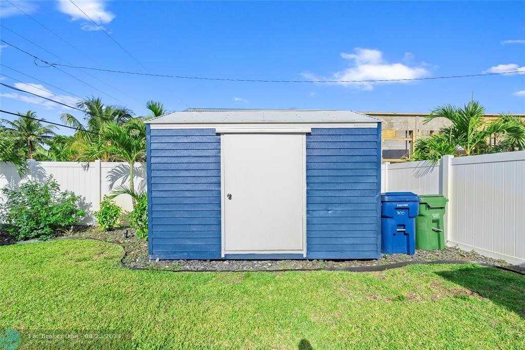 Active With Contract: $845,000 (3 beds, 2 baths, 1465 Square Feet)