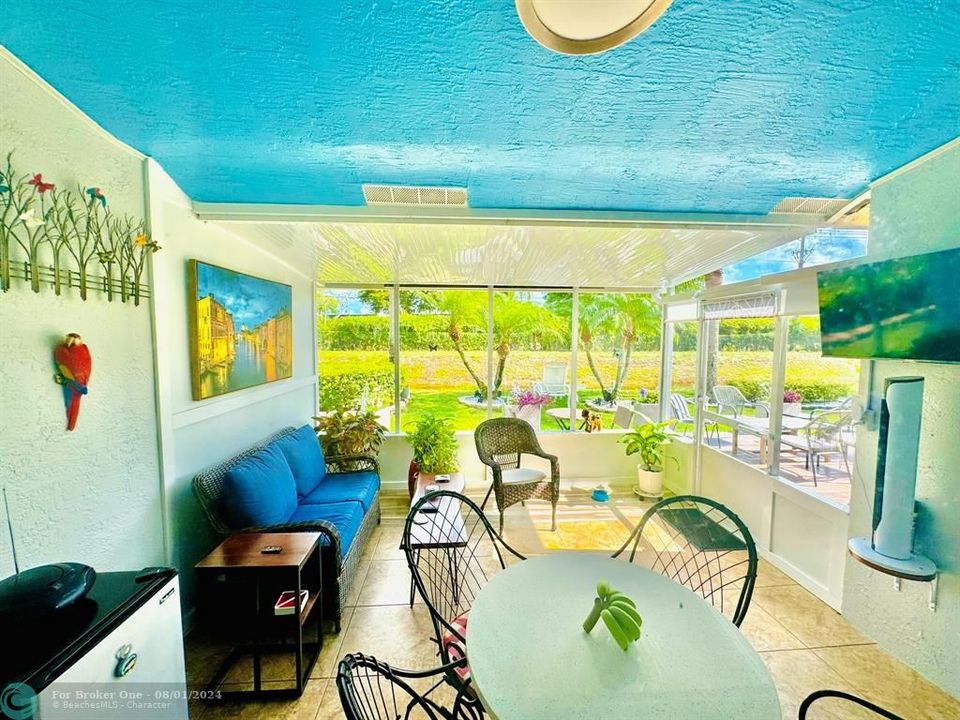 En Venta: $395,000 (2 camas, 2 baños, 1246 Pies cuadrados)