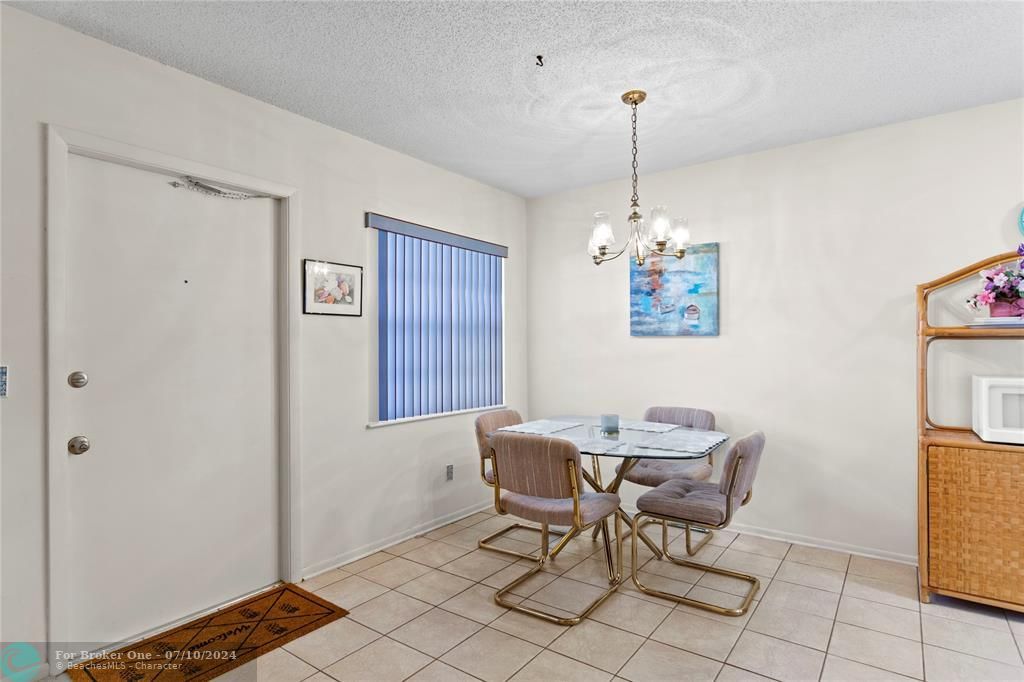 For Sale: $128,000 (1 beds, 1 baths, 750 Square Feet)