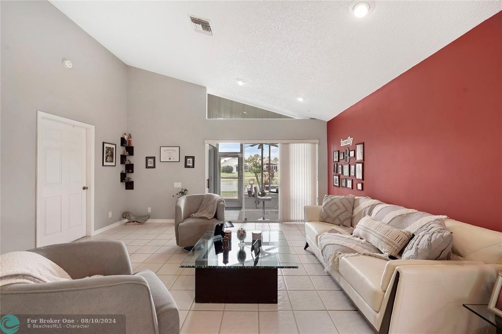 For Sale: $449,000 (3 beds, 2 baths, 1831 Square Feet)