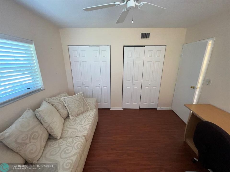 For Sale: $134,900 (2 beds, 2 baths, 920 Square Feet)