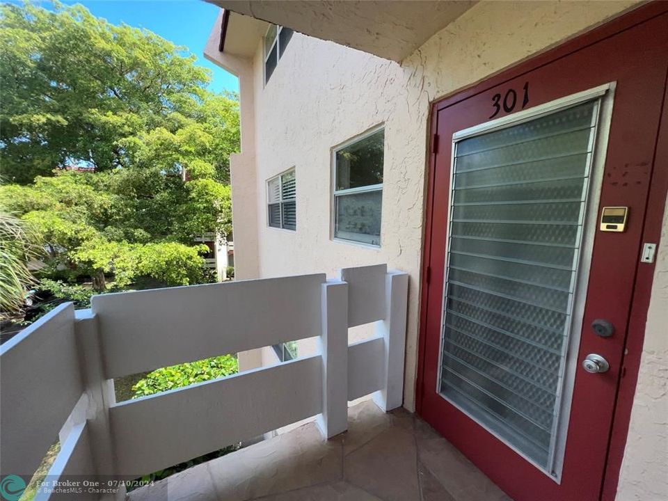 For Sale: $134,900 (2 beds, 2 baths, 920 Square Feet)