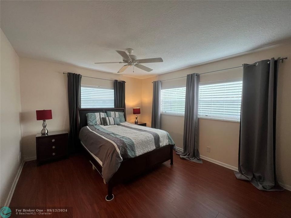 For Sale: $134,900 (2 beds, 2 baths, 920 Square Feet)