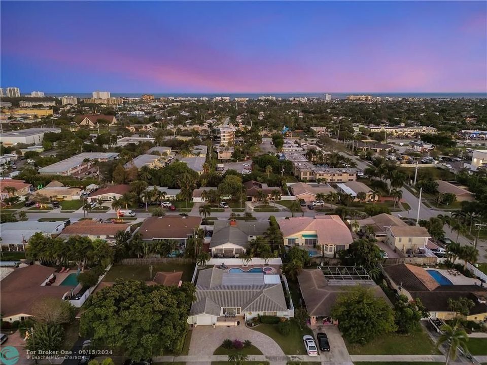 Active With Contract: $799,000 (3 beds, 2 baths, 2176 Square Feet)