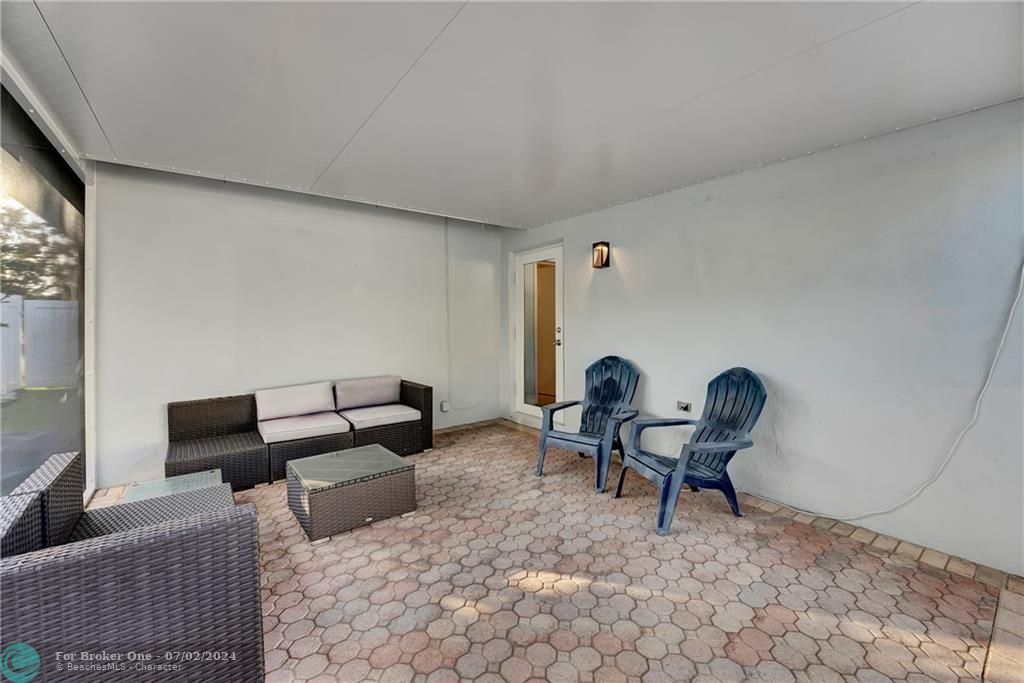 Active With Contract: $799,000 (3 beds, 2 baths, 2176 Square Feet)