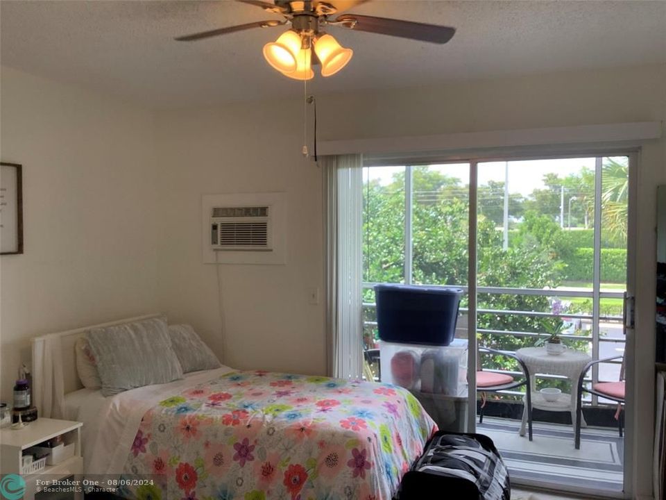 For Sale: $127,000 (1 beds, 1 baths, 600 Square Feet)