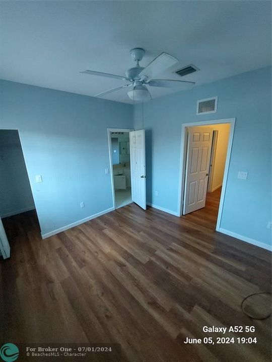 For Rent: $2,300 (3 beds, 2 baths, 1435 Square Feet)
