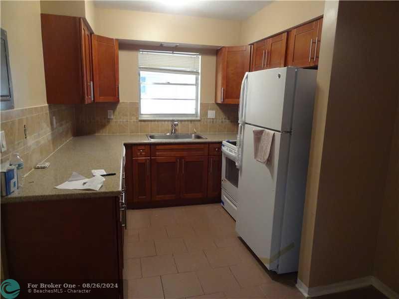 For Sale: $1,595 (1 beds, 1 baths, 0 Square Feet)