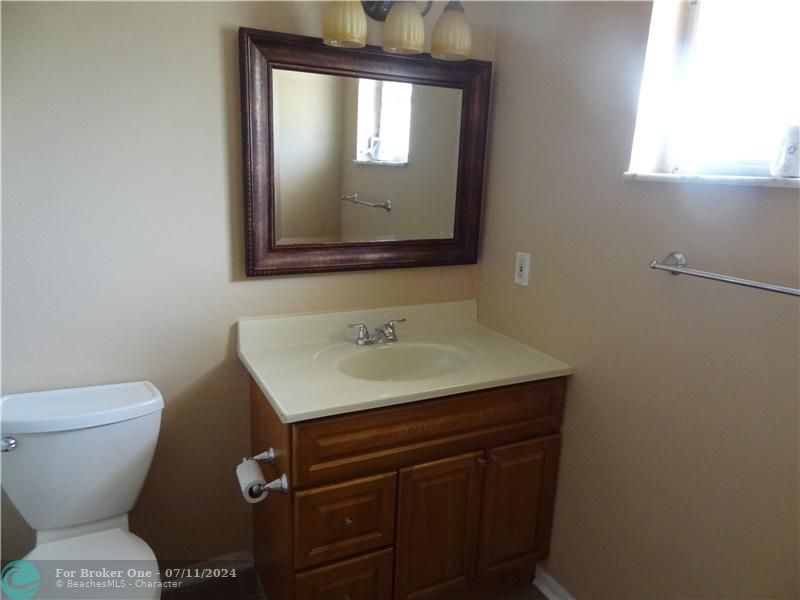 For Sale: $1,595 (1 beds, 1 baths, 0 Square Feet)
