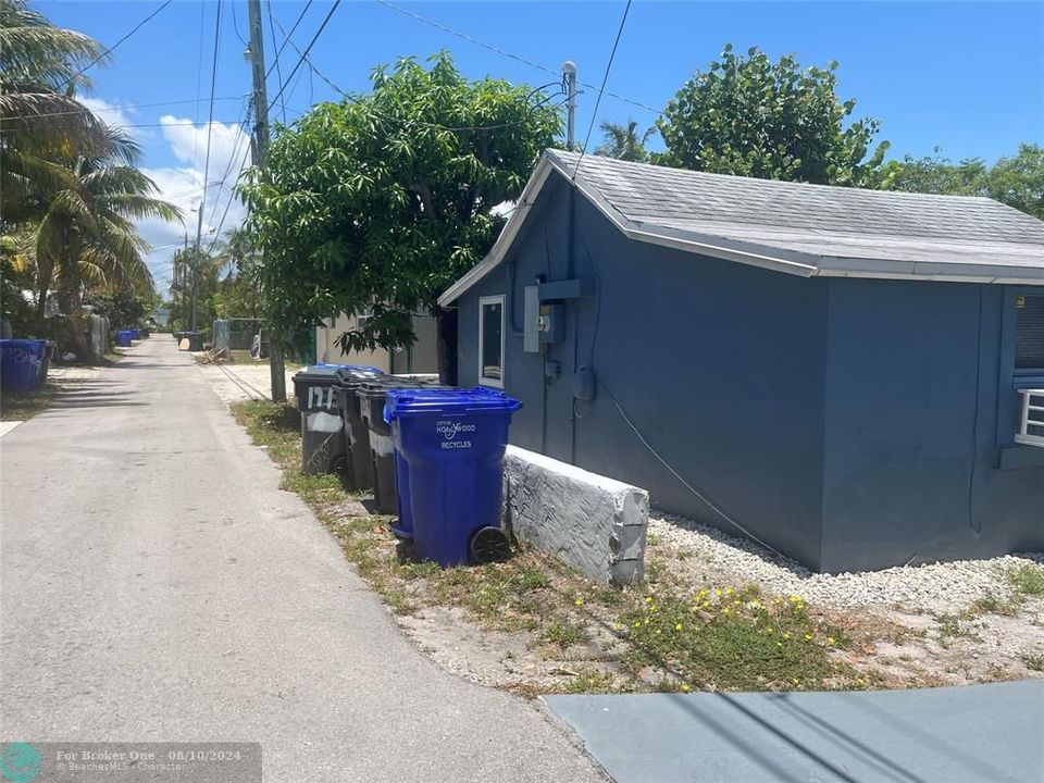 For Sale: $1,300 (0 beds, 1 baths, 0 Square Feet)