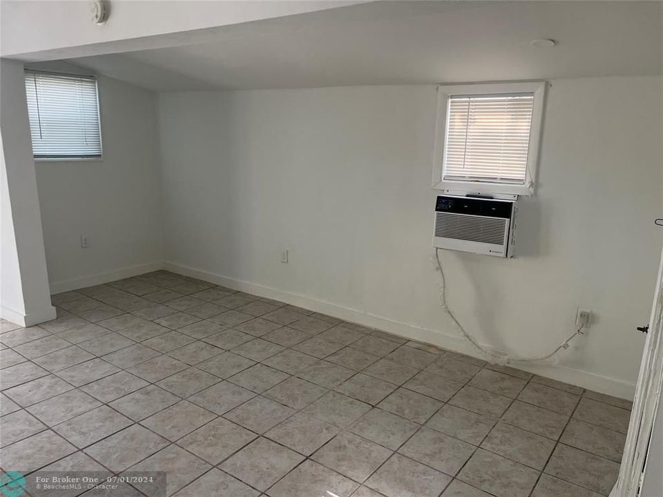 For Sale: $1,300 (0 beds, 1 baths, 0 Square Feet)