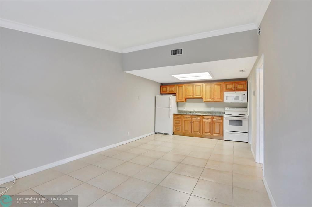 For Rent: $1,600 (1 beds, 1 baths, 550 Square Feet)