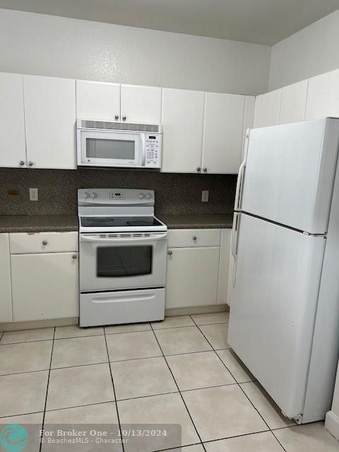 For Sale: $470,000 (3 beds, 2 baths, 1452 Square Feet)