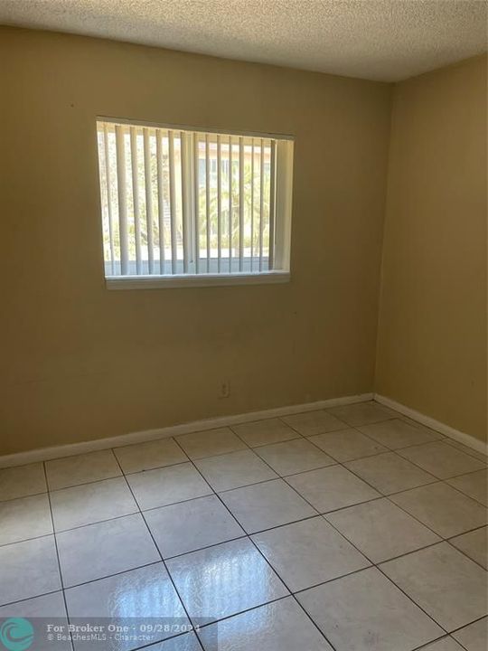 Recently Rented: $1,700 (2 beds, 1 baths, 759 Square Feet)