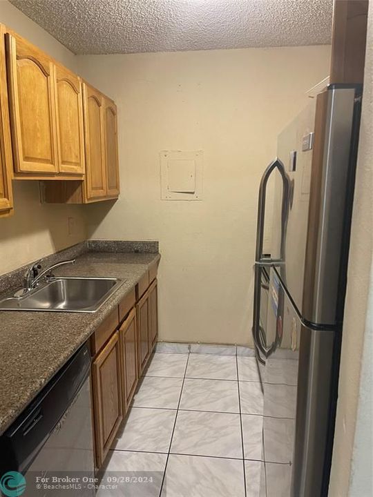 Recently Rented: $1,700 (2 beds, 1 baths, 759 Square Feet)