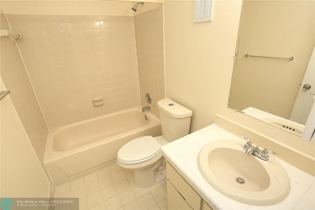 Active With Contract: $2,800 (3 beds, 2 baths, 0 Square Feet)