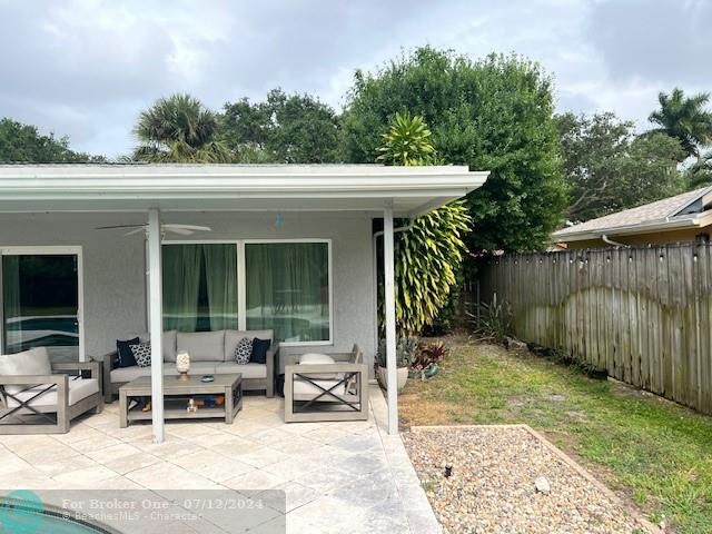 Active With Contract: $4,800 (4 beds, 2 baths, 1611 Square Feet)