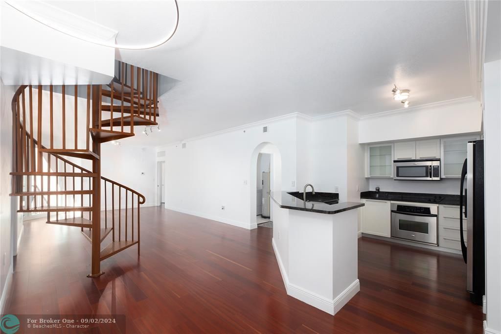 For Sale: $899,900 (2 beds, 2 baths, 1397 Square Feet)