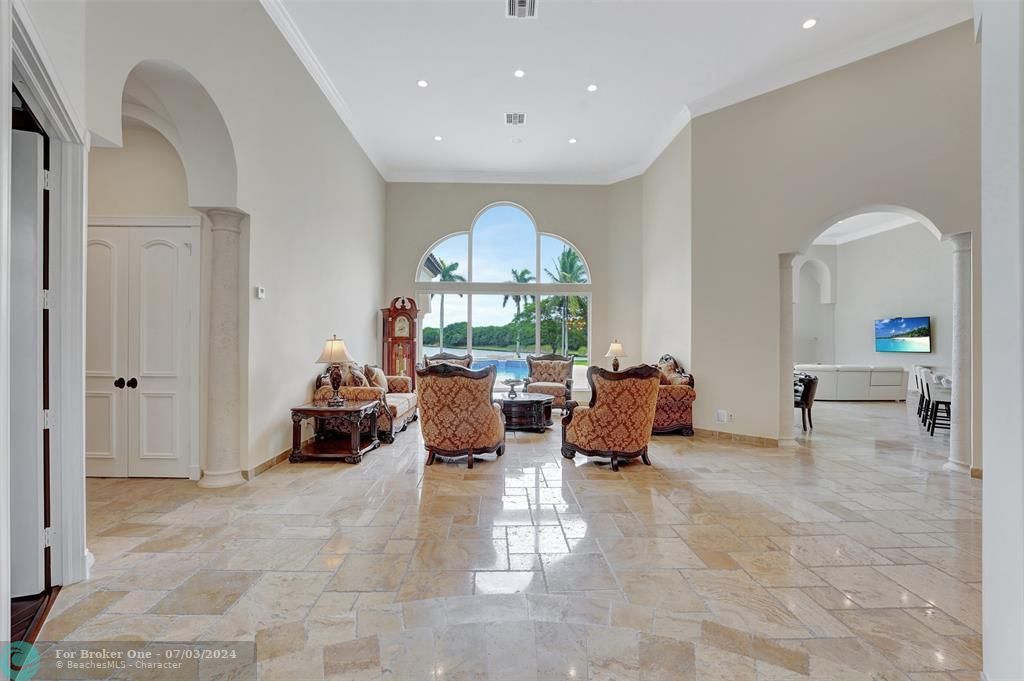 For Sale: $6,999,900 (7 beds, 9 baths, 7582 Square Feet)