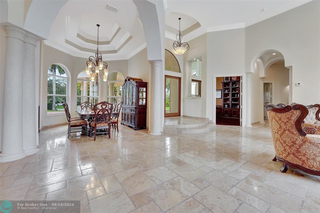 For Sale: $6,999,900 (7 beds, 9 baths, 7582 Square Feet)