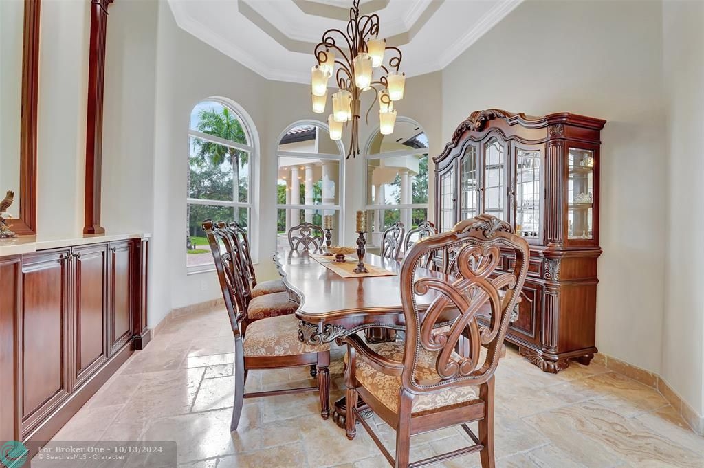 For Sale: $6,999,900 (7 beds, 9 baths, 7582 Square Feet)