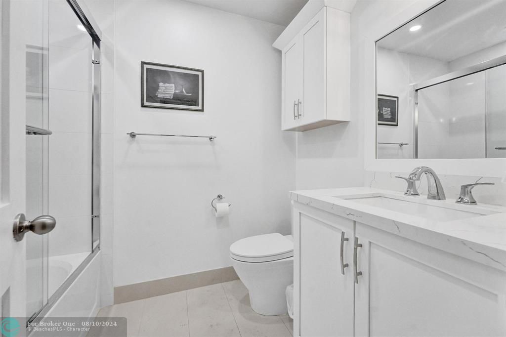 For Sale: $250,000 (2 beds, 2 baths, 1110 Square Feet)