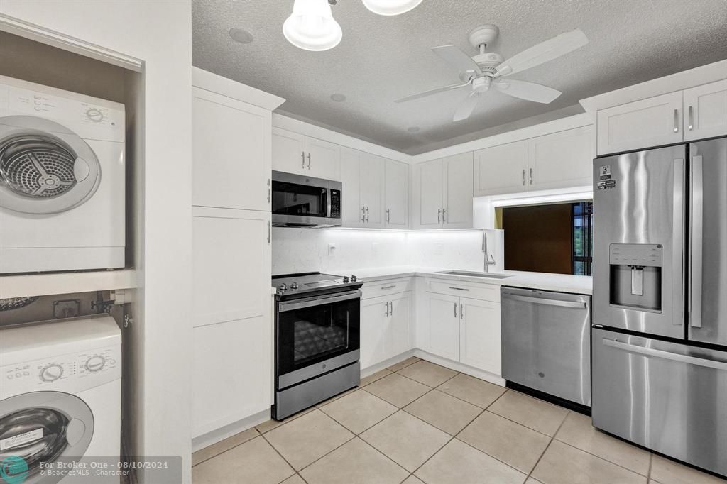 Recently Sold: $250,000 (2 beds, 2 baths, 1110 Square Feet)