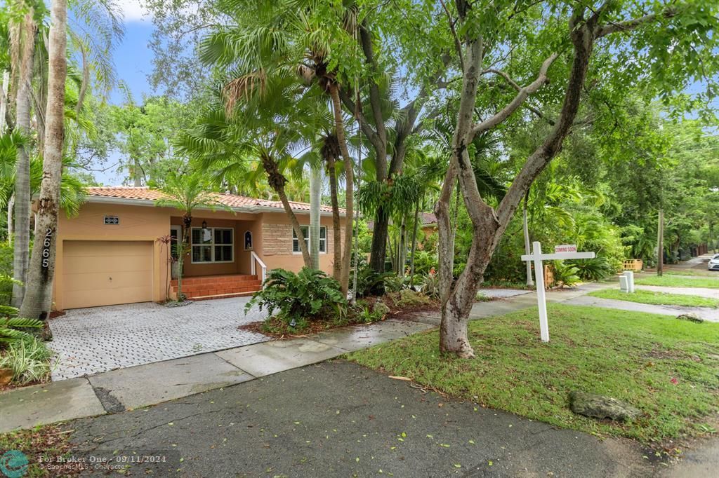 For Sale: $1,595,000 (2 beds, 2 baths, 1281 Square Feet)