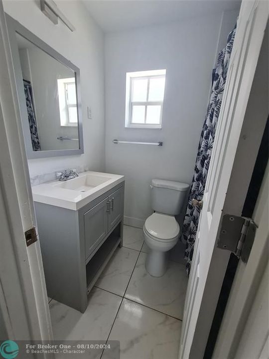 Recently Sold: $1,800 (1 beds, 1 baths, 1098 Square Feet)