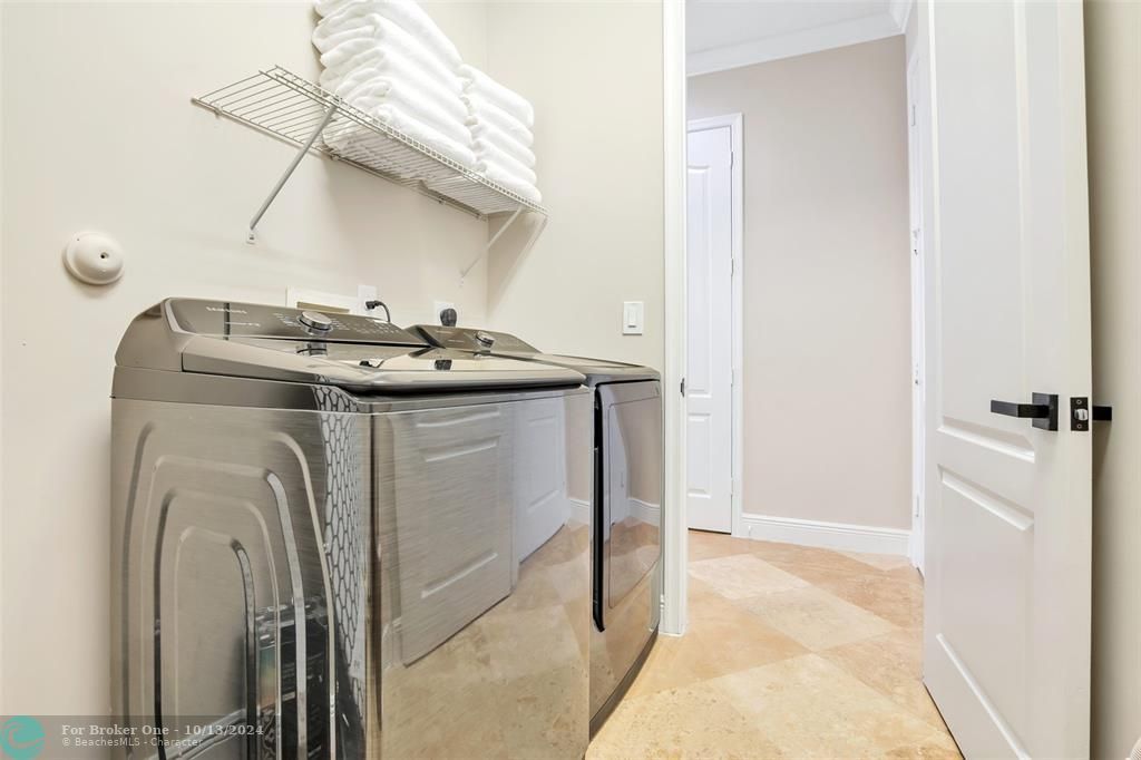 Active With Contract: $4,550 (3 beds, 2 baths, 2166 Square Feet)