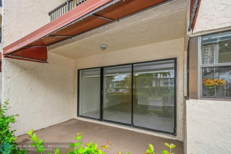 Active With Contract: $1,550 (1 beds, 1 baths, 620 Square Feet)